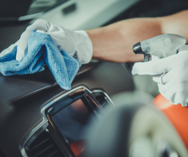Comment nettoyer sa voiture sans risquer de la rayer ?